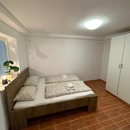 960 * Koper