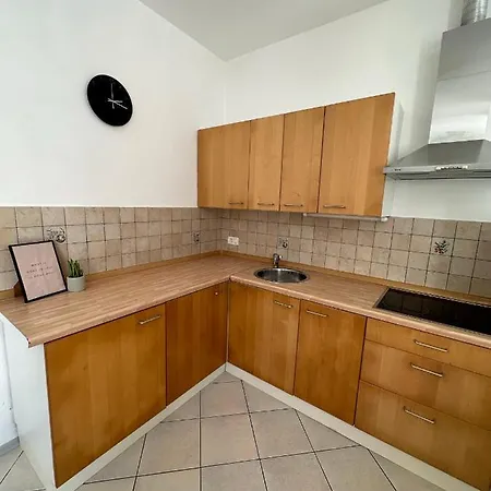 960 Apartment *