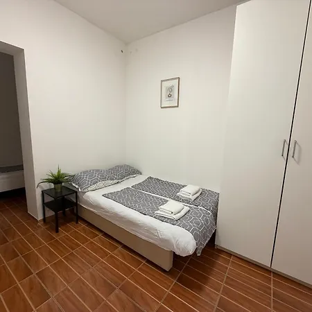 960 Apartma *